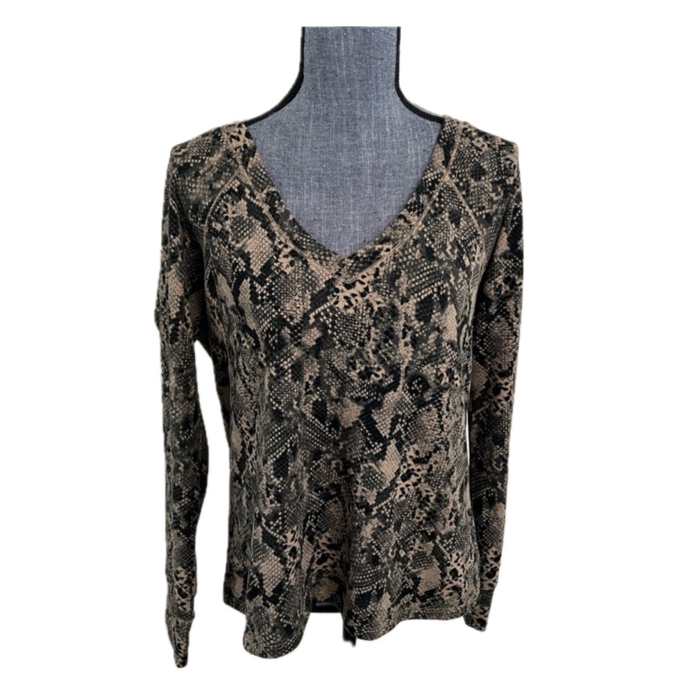 Sanctuary Snake Print V-Neck Top